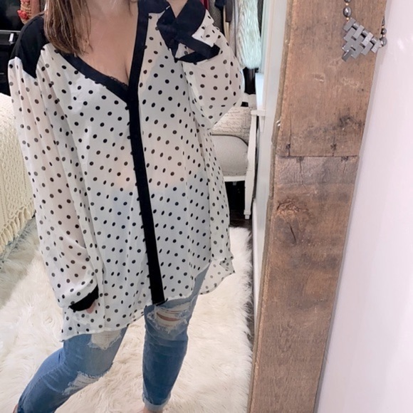 Torrid polka dot top size 4X - Picture 2 of 6